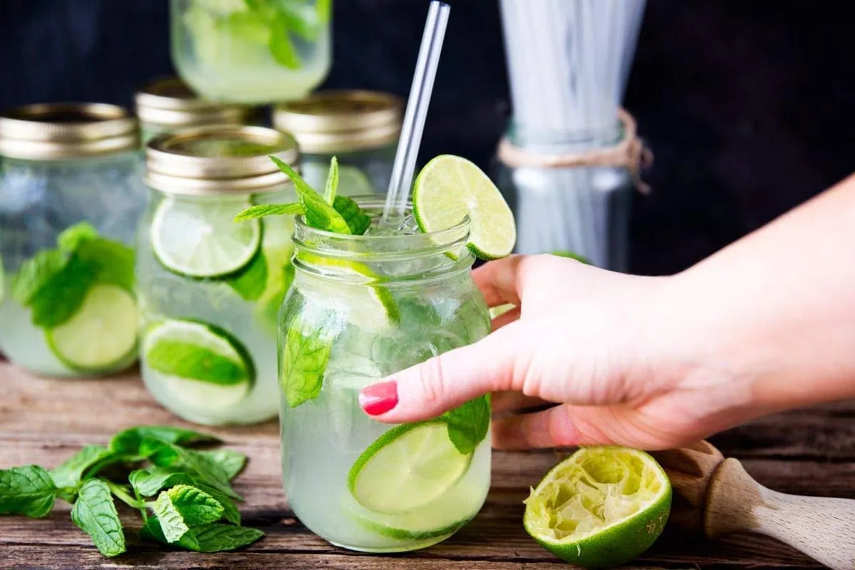 Sophisticated Mason Jar Mugs With Drinking Glass, Random Colour Lid, 450ml Handle And Straw Old Fashioned (Set Of 1)