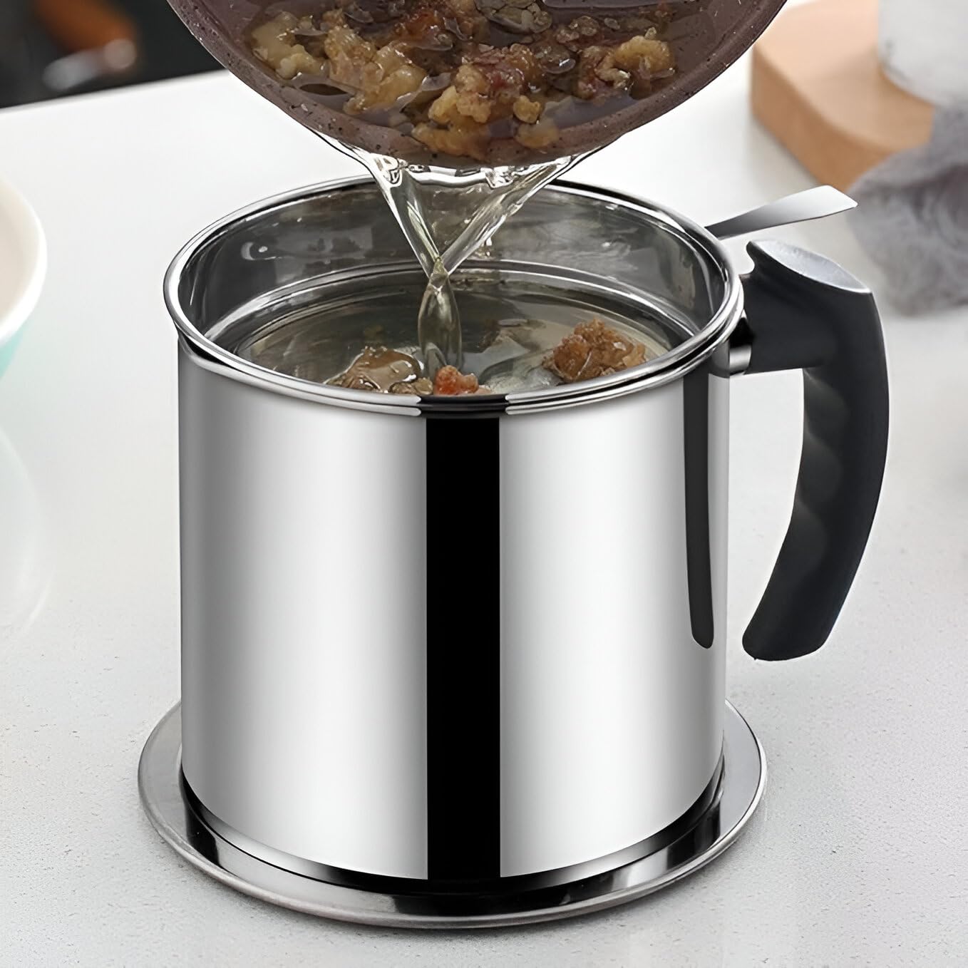 Oil Strainer Pot – 1.3L Stainless Steel Grease Container with Removable Fine Mesh Filter, Anti-Scald Handle & Dustproof Lid – Reusable Cooking Oil Storage Can for Frying, Easy to Clean
